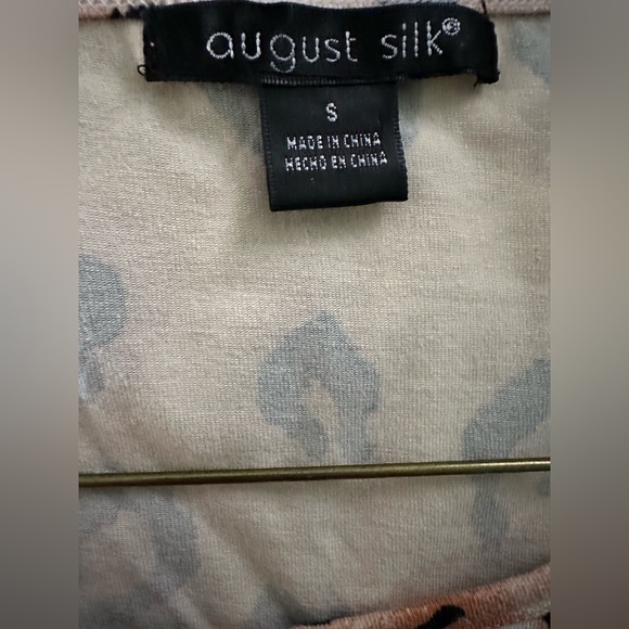 August Silk cheetah print top. Stylish and comfortable. Size small. Never worn. - Picture 3 of 4